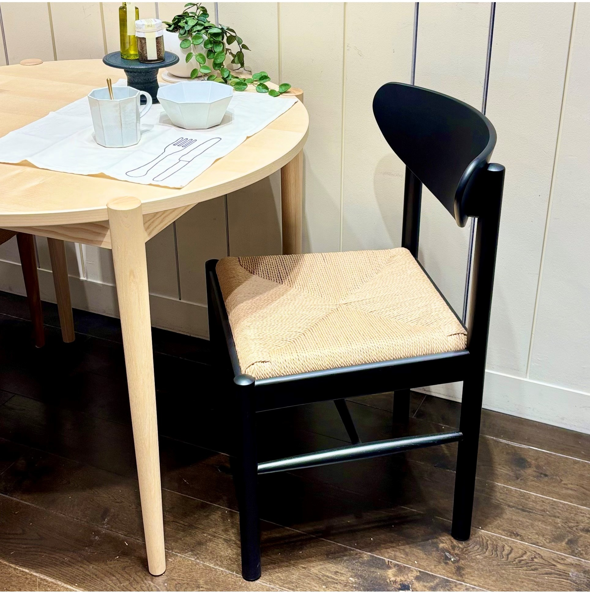 伝統美溢れるMEMOLA CHAIR（ミモラチェア） | IDEE SHOP VARIETE