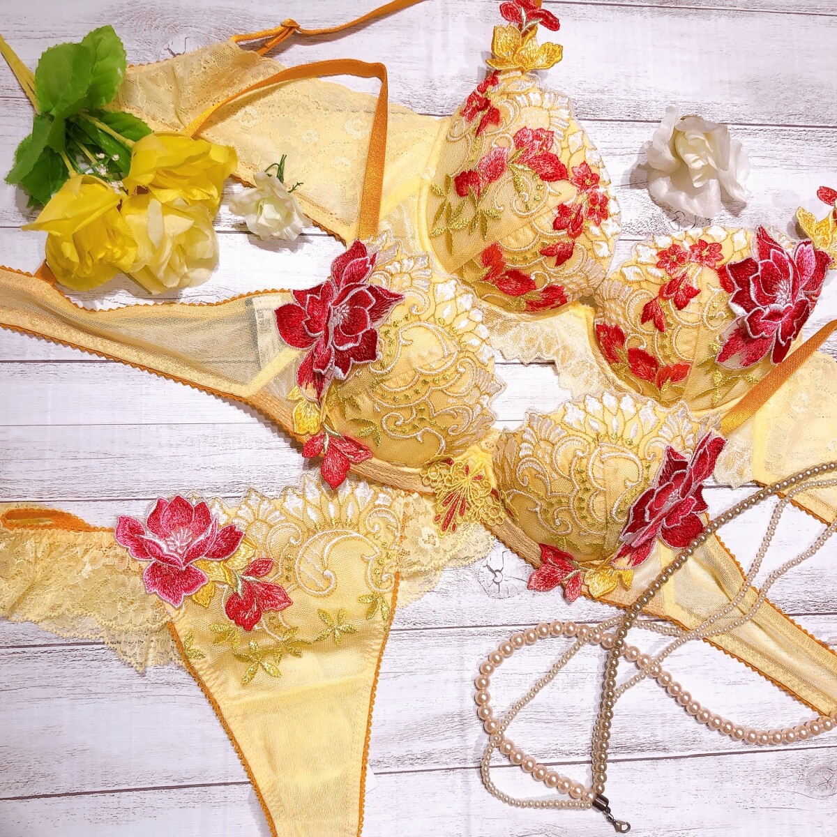 【最終値下げ】Fleurir☆スカルプチュアブラシ（イエロー）　新品未使用 最終値下げ！！】Fleurir⭐︎スカルプチュアブラシ イエロー (キャップ