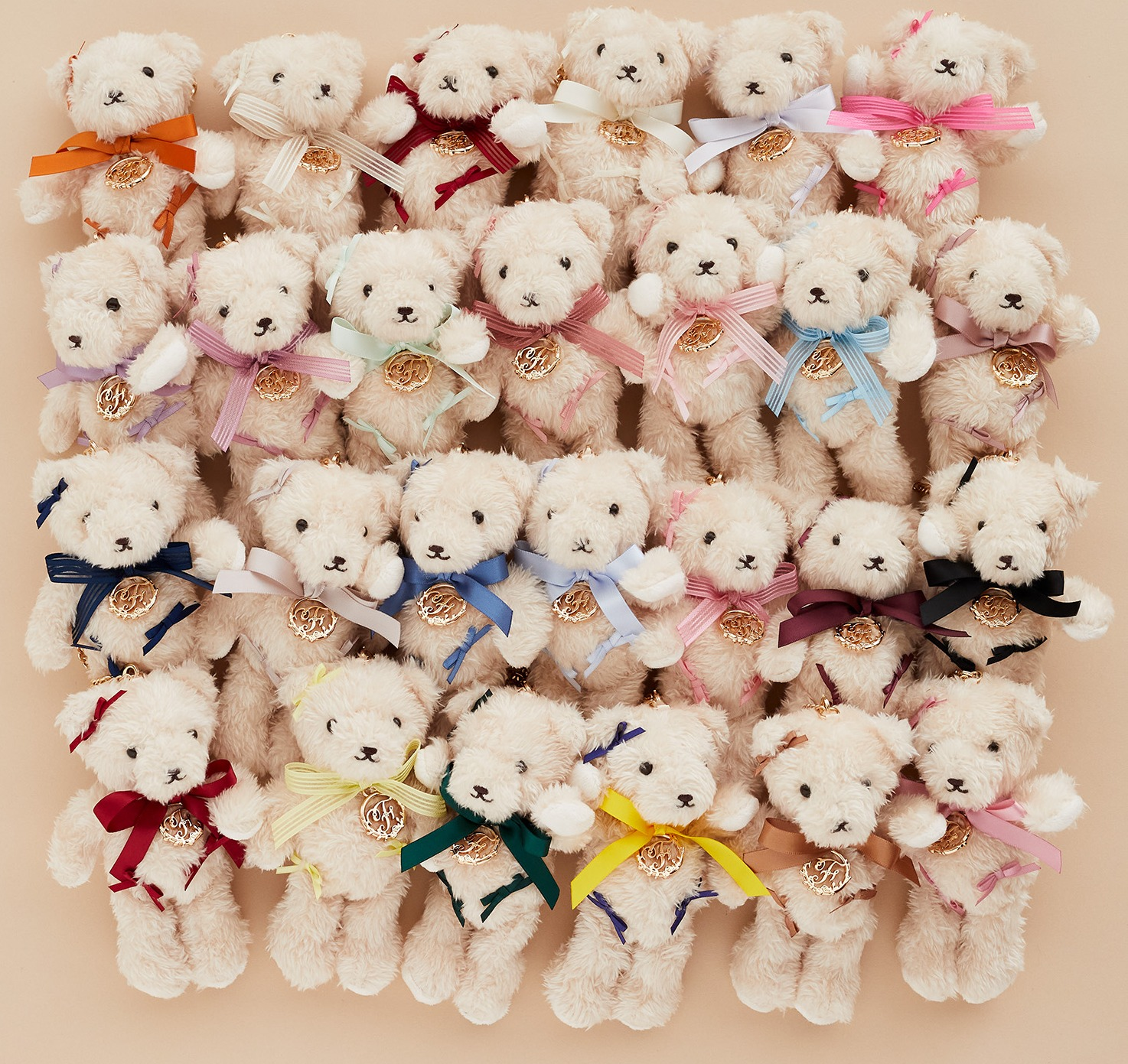店舗限定！！リボンを纏った限定ベアチャーム🐻🎀 | メゾン ド