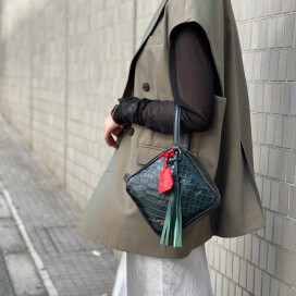 〈CHRISTIAN VILLA〉shoulder bag