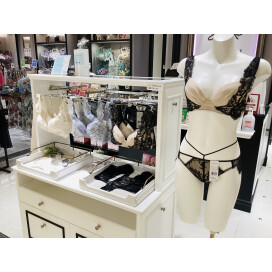AMPHIから新商品です❣️