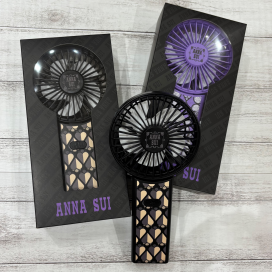 【渋谷ヒカリエShinQsパーツジョイスト】暑い時期のお出かけにピッタリ！〈ANNA SUI（アナスイ）〉ハンディファンのご紹介！
