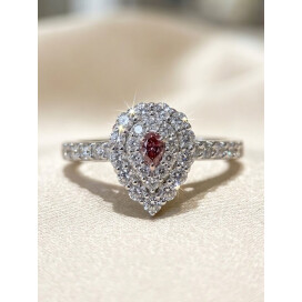 《希少・ファンシーヴィヴィットピンクダイヤモンドリング》