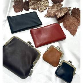 人気のレザーが発売！本革のがま口小物