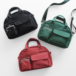 ポケットがたくさんついたかわいい新型ミニボストン