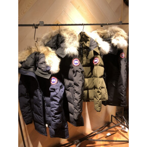 CANADA GOOSE（カナダグース)