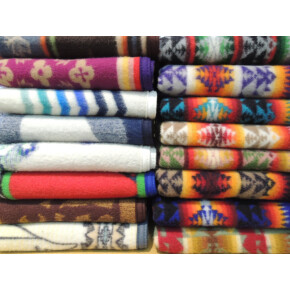 膝掛けやベビーカーにも最適サイズのPENDLETON（ペンドルトン）ウールブランケット