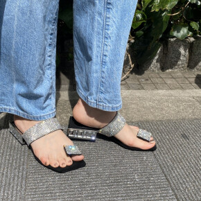 【会員様限定優待実施中！】〈Jeffrey Campbell(ジェフリーキャンベル)〉ラインストーンサンダル