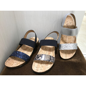 〈Sonia C〉新作サンダルのご紹介♪