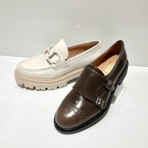〈BONTRE（ボントレ）〉通年履けるこなれローファーをご紹介👞