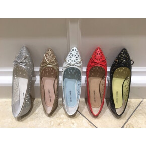 春のおでかけフラットシューズ①