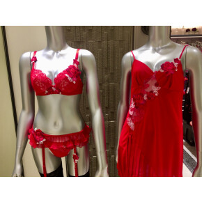 サルート セクシーさと気品を兼ね備えた83グループ新登場！