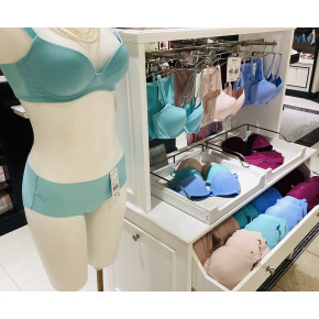 コラボ企画‼️脇すっきりノンワイヤー新色入荷のお知らせです✨