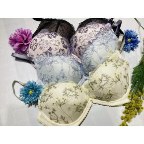 🌷ブラジェニック脇高細見えタイプ♡入荷いたしました🌷