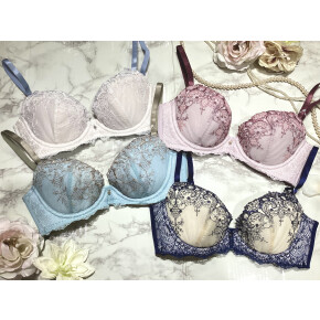 stylist 4U入荷いたしました♡