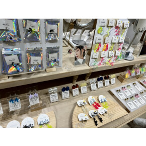 【渋谷ヒカリエ ShinQs パーツジョイスト】ハンドメイトアクセサリー〈4ma4ma（シマシマ）〉〈ihana（イハナ）〉