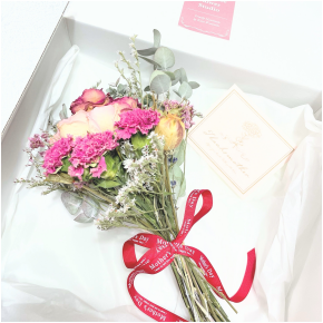 【東急百貨店ネットショッピングで買える!母の日ギフト】5/4(日)15:00まで!〈Watanabe Flower Studio(ワタナベフラワースタジオ)〉