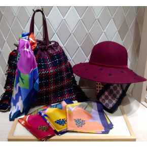 【渋谷ヒカリエShinQs パーツジョイスト】 シルクスカーフで素敵に秋コーデ！！