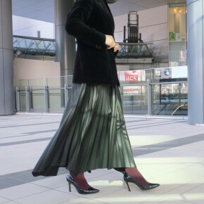 なめらかな30デニールタイツ