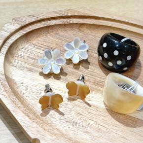 貝でできたアクセサリー♪
