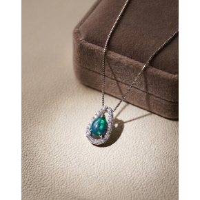 【プラチナ　ブラックオパール　ペンダント】