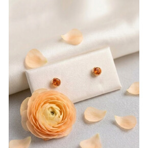 【春　心躍るビタミンカラー　SUWA　マンダリンガーネット　ピアス】